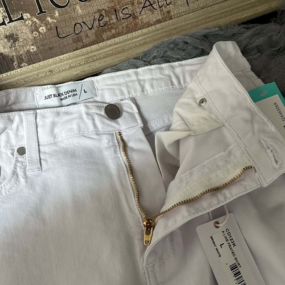 Just Black Denim white denim skirt. Women’s size L - Picture 7 of 9